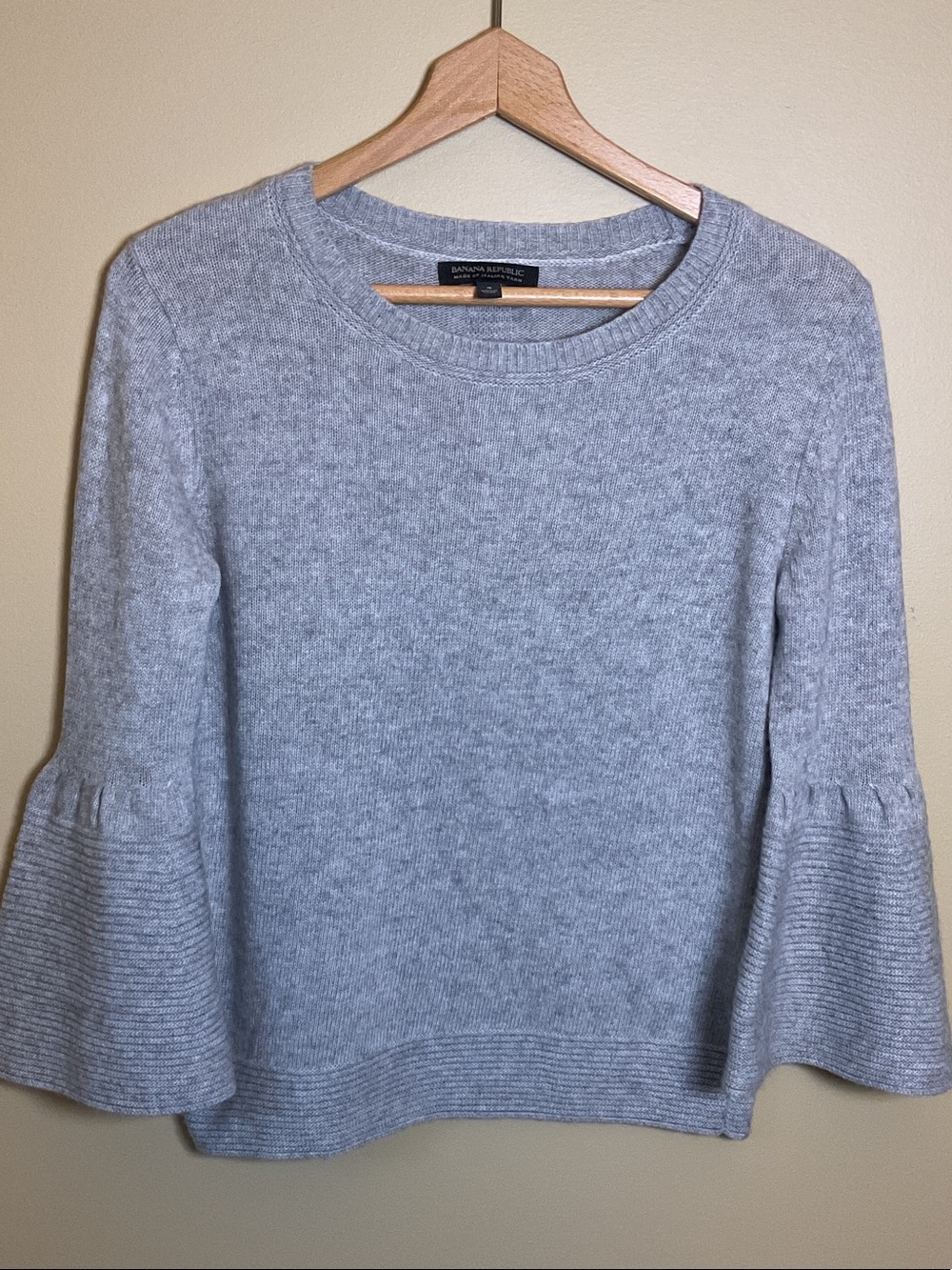 Banana Republic Heather Gray Bell Sleeve Crewneck Sweater Size S